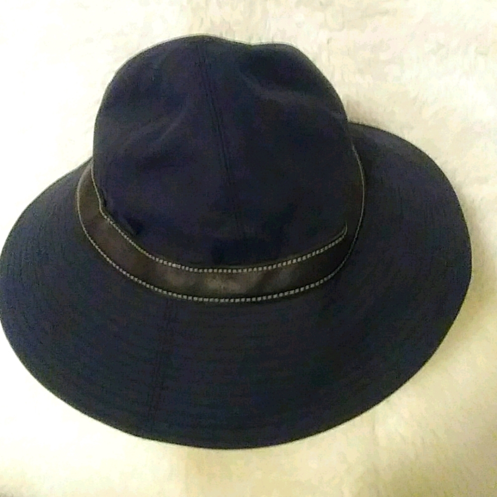 COACH Dark Blue Hat w/ Brown Leather Trim & Clasp